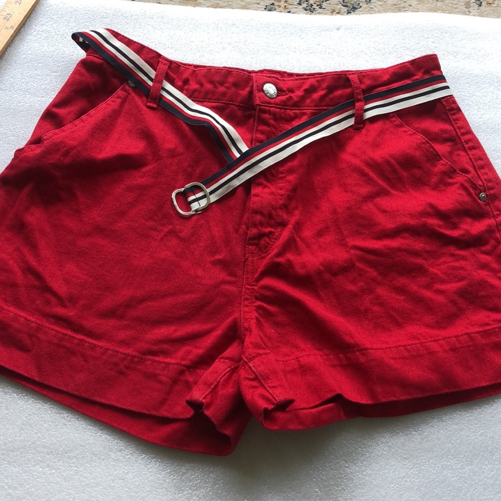 Red Guess Los Angeles short -size-USA -31-UK-33